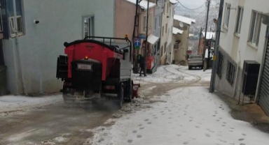Kar yağışıyla birlikte ekipler harekete geçti