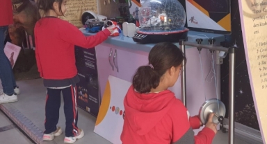 Konteyner kentteki çocuklara bilim merkezi morali