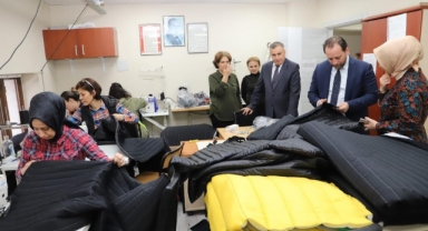 Olgunlaşma Enstitüsü deprem bölgesine uyku tulumu üretiyor