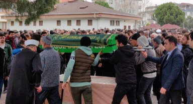 Pencereden düşerek ölen genç toprağa verildi