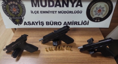 Ruhsatsız silah bulunan 3 kişi göz altına alındı