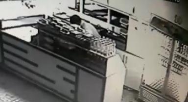 14 yaşındaki hırsız Önce para sonra meşrubat çaldı