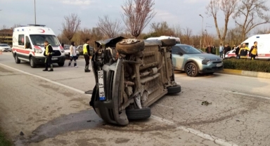Alkollü sürücü otomobiliyle takla attı: 5 yaralı