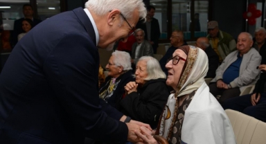 Başkan Erdem huzurevi sakinleriyle buluştu