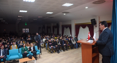 “Çanakkale Destanı” uluslararası lisede anlatıldı