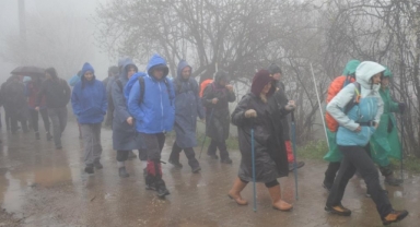 Çanakkale Zaferi’nin yıl dönümünü yürüyüşle kutladılar
