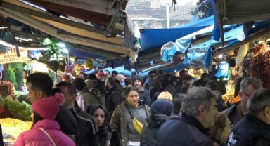 Çarşıda ramazan yoğunluğu başladı