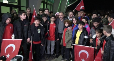Depremzede çocuklardan milli takıma destek