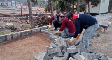 İnegöl Belediyesi deprem bölgesinde çalışmalarını sürdürüyor
