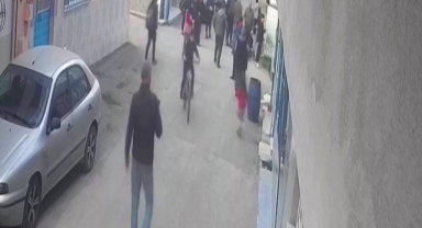 Kamyonetin altında kalan çocuk hayatını kaybetti