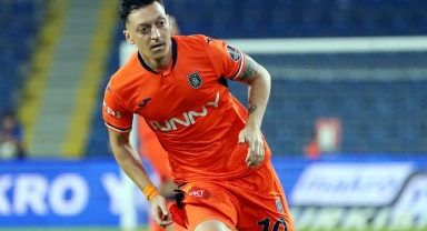 Mesut Özil'den futbolu bırakma kararı