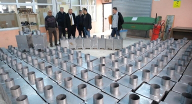 Orhanelili öğrenciler depremzedeler için soba üretti