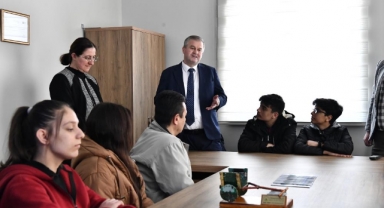 Osmangazi’de en çevreci muhtar ve öğrencilere plaket