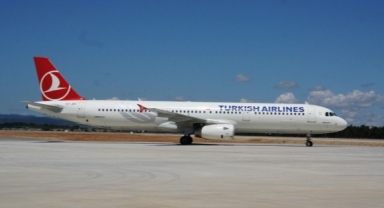 THY'nin TK 7575 sefer sayılı uçağı inişte tehlike atlattı