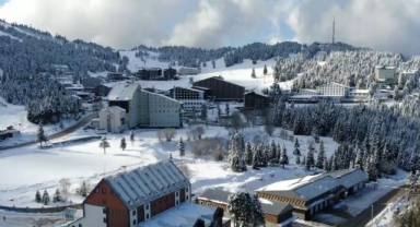 Uludağ'da kar 1 metreyi aştı, zincirsiz çıkışa izin verilmiyor