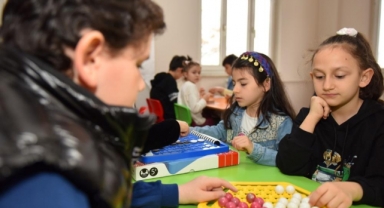 Yıldırım'da çocuklar hem öğreniyor hem eğleniyor