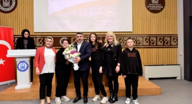 Yıldırım’ın kitap kurtları ödüllendirildi
