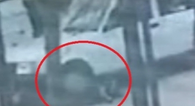 Yola fırlayan çocuk otomobilin altında kaldı