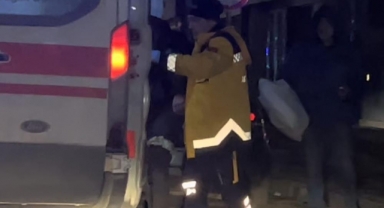 Araçtan ateşlenen tabancadan çıkan kurşunla yaralandı