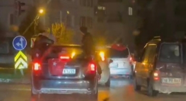 Asker konvoyunda tehlikeli yolculuk kamerada