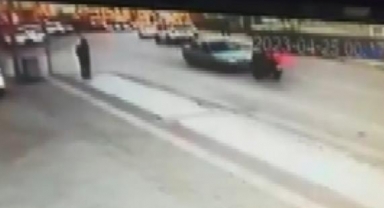 Biri ters şeride girdi, diğeri vurup kaçtı