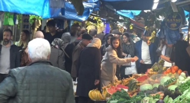 Bursa tarihi Uzun Çarşı’da bayram yoğunluğu