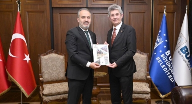 Bursa vizyonu çalışması Başkan Aktaş’a sunuldu