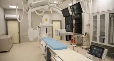 BUÜ Hastanesi’ne yeni biplan koroner anjiyografi cihazı hizmete başladı