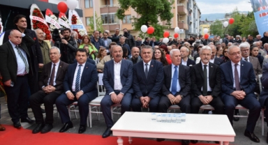 CHP Nilüfer İlçe binasının açılışında büyük coşku