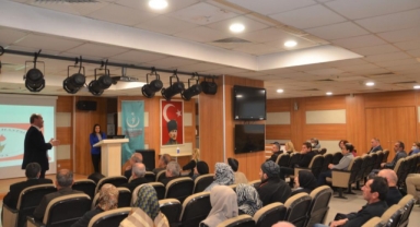 Doktorlar hastalarına eğitim verdi