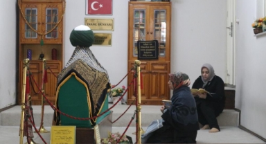 Evin içindeki türbe Ramazan'da ilgi odağı oldu
