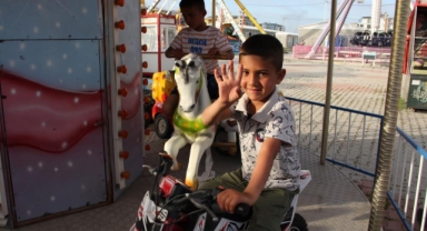 Hatay'da lunapark çocukların yüzlerini güldürdü