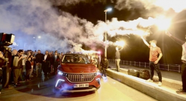 Kazanan gençler ile Mudanya turu attı