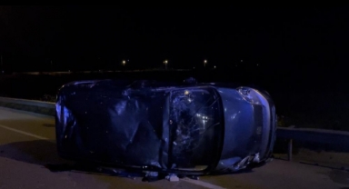 Kontrolden çıkan ticari araç takla attı : 3 yaralı