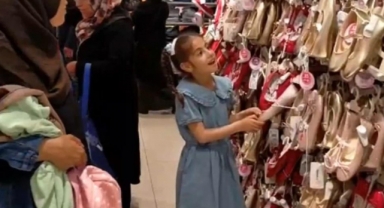 Melek’in bayramlıkları Mehmet Kanar amcasından