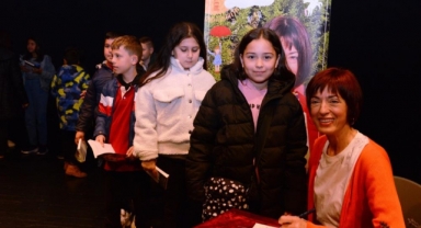 Nilüfer’de çocuklar kitabını okudukları yazarla buluştular
