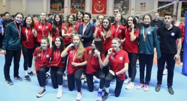 Nilüfer’in gençlerinden 4 şampiyonluk