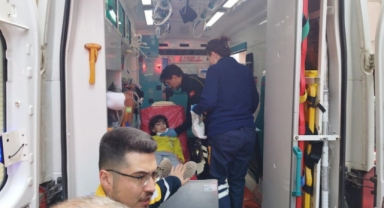 Oyun oynarken bahçe korkuluğu çenesine saplandı