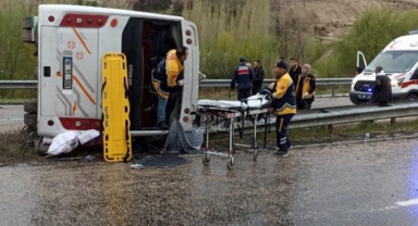 Sivas'ta otobüs kazası: 10 yaralı
