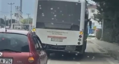 Trafikteki yan yan seyreden özel halk otobüsü kameralarda