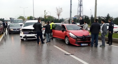 7 aracın karıştığı zincirleme kaza: 2 yaralı