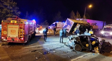 Adana'da 12 araç birbirine girdi