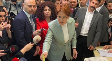 İYİ Parti Lideri Akşener, oyunu kullandı