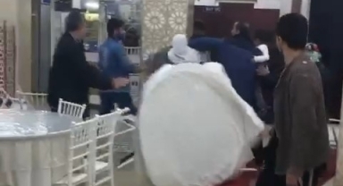 Masa ve sandalyeler havada böyle uçuştu