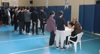 Mimarlar Odası Bursa Şubesi II. Başkanı Rahmi Dede öğrencilerle tecrübelerini paylaştı