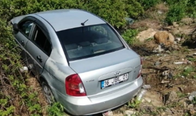 Oy kullanmaya giden ailenin aracı tarlaya uçtu: 5 yaralı