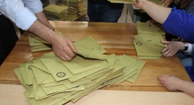 Seçmen bilgi kağıtları yeniden dağıtılacak