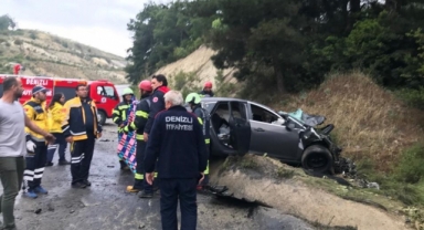 Tır çarptığı otomobili metrelerce sürükledi: 3 ölü, 2 yaralı