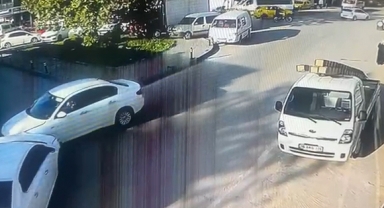 Trafik kazaları güvenlik kameralarına yansıdı
