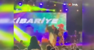 Ünlü sanatçı Kibariye sahneden düştü